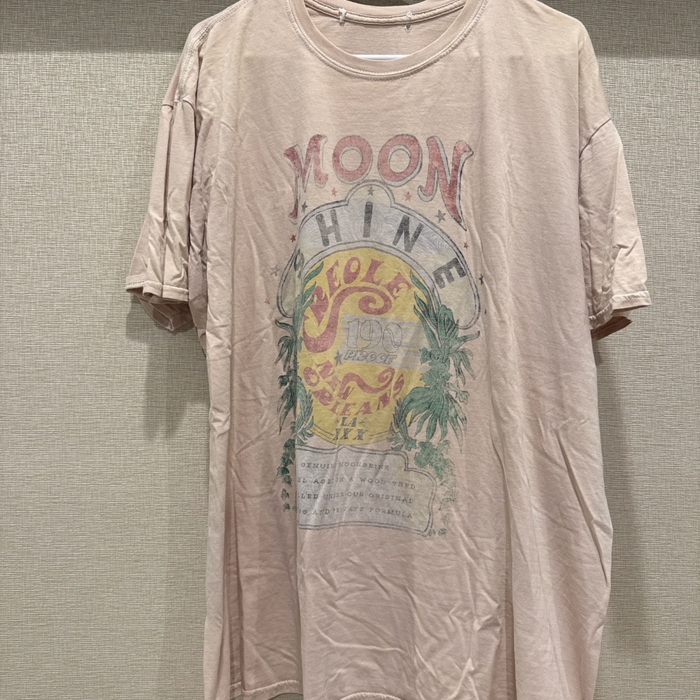 Urban Outfitters – Oversized Graphic T-Shirt